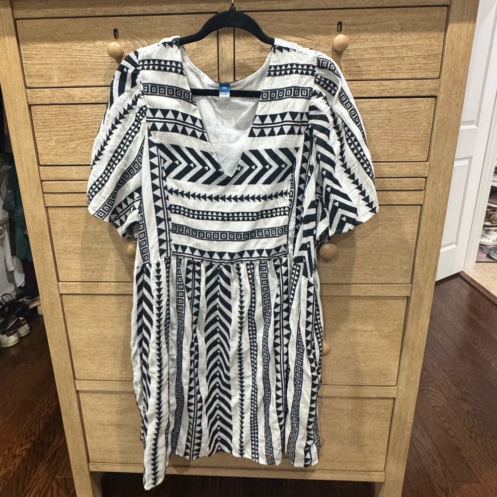 Old Navy Tribal Print Jacquard Swing Dress, Black and White, Size XXL